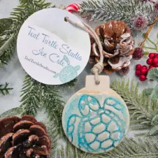 Teal Turtle Studio Ceramic Sea Turtle Ornament (Image 1)